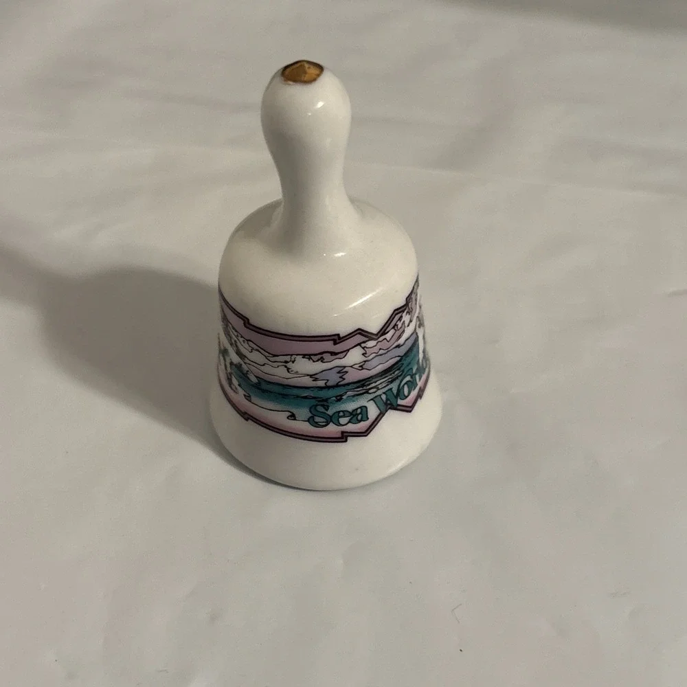 Wild Arctic Sea World Polar Bear Dinner Collectible Bell Used‎ Souvenir